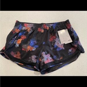 NWT Athleta Mesh Racer Run Short 4”